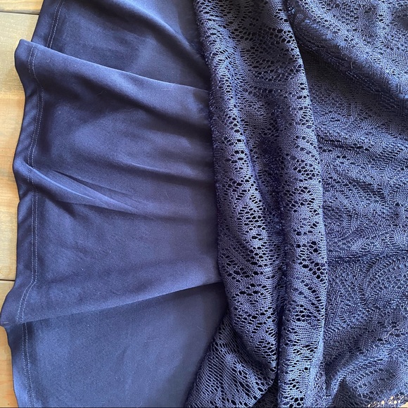 Lace cut out dress - Picture 3 of 4